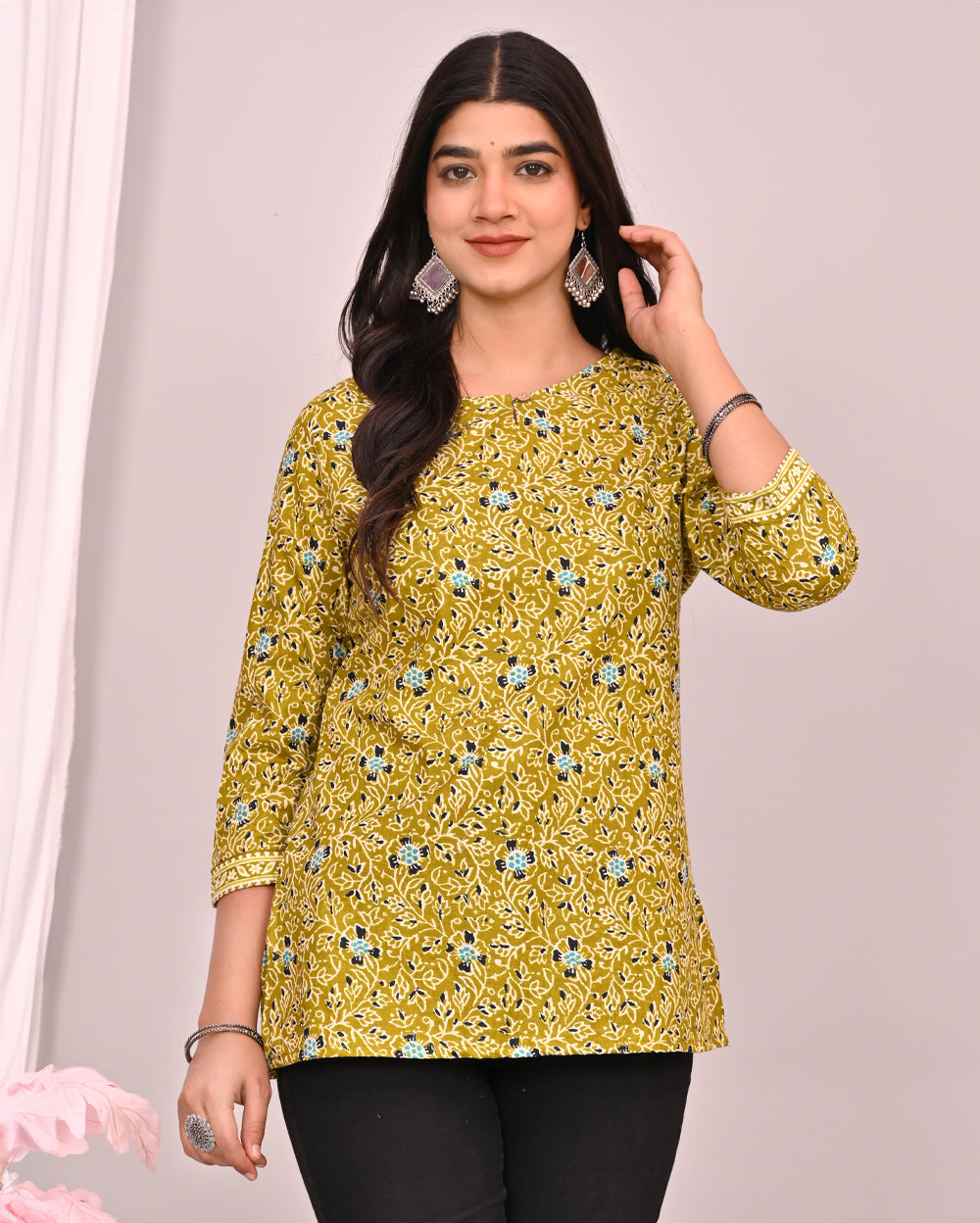 10 Best Floral Print Cotton Kurtis - LooksGud.com | Cotton kurti designs,  Kurti designs party wear, Short kurti designs